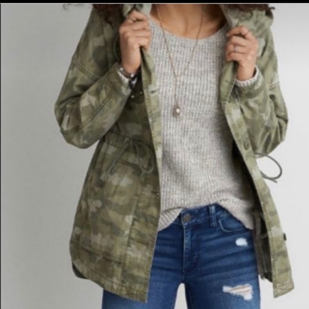 American Eagle heavy weight camo "shacket" size Large